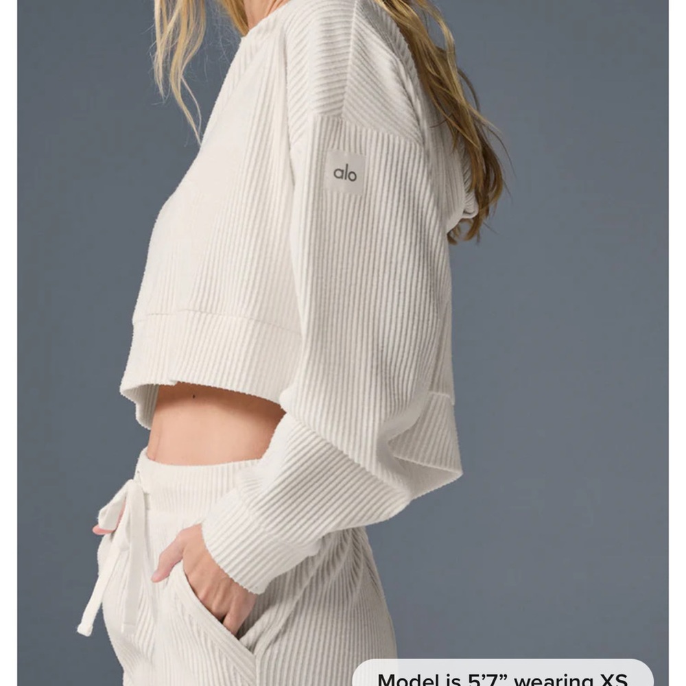ALO Yoga Women's Ivory Ribbed Cropped Muse Hoodie and Sweatpants small on both
